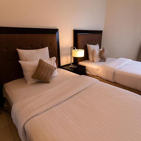 Imperial Suites Hotel Доха Екстериор снимка