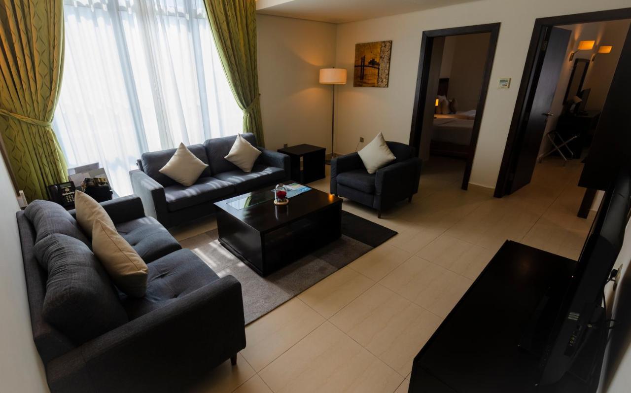 Imperial Suites Hotel Доха Екстериор снимка