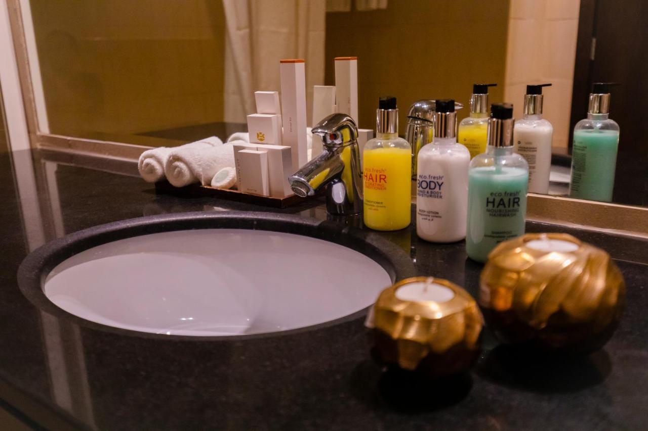 Imperial Suites Hotel Доха Екстериор снимка