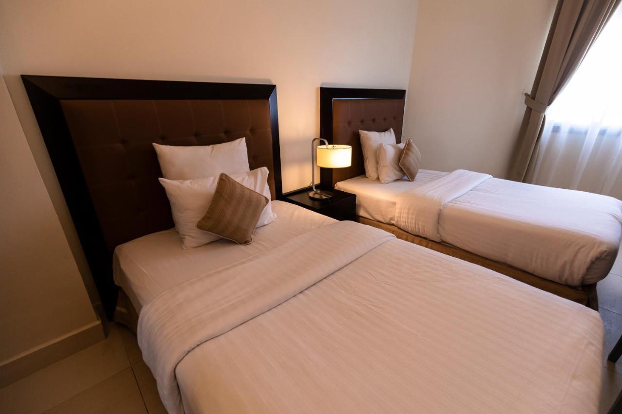 Imperial Suites Hotel Доха Екстериор снимка