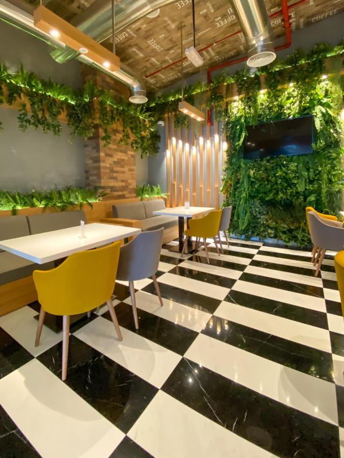 Imperial Suites Hotel Доха Екстериор снимка
