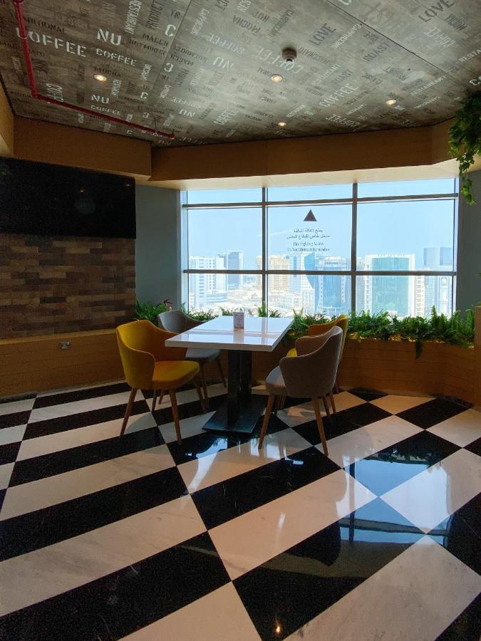 Imperial Suites Hotel Доха Екстериор снимка
