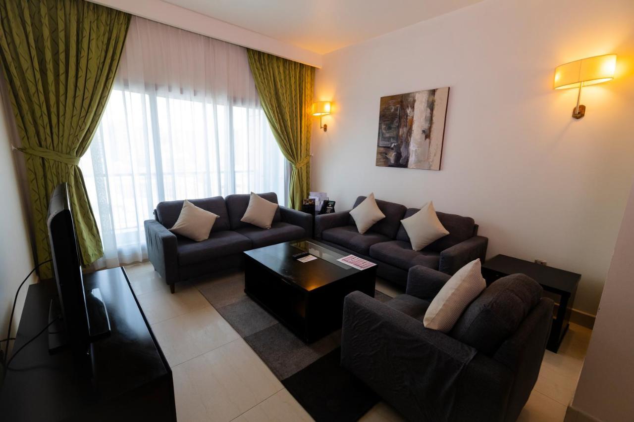 Imperial Suites Hotel Доха Екстериор снимка