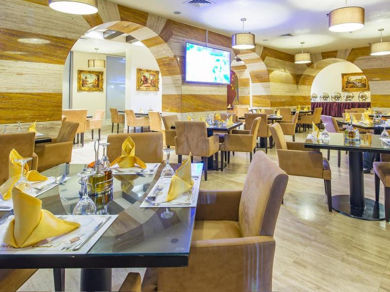 Imperial Suites Hotel Доха Екстериор снимка