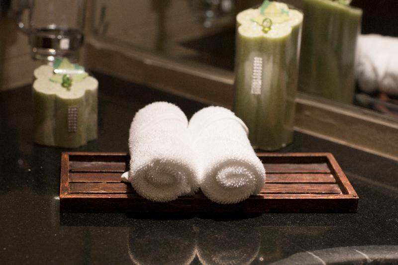 Imperial Suites Hotel Доха Екстериор снимка